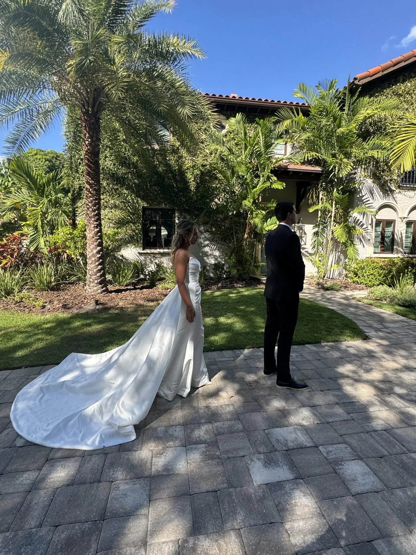Vendor event content creation for wedding professionals